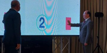 بنك تونس والإمارات يسرّع استراتيجيته الرقمية ويطلق تطبيقته الجديدة “فلوسي” للدفع عبر الهاتف الجوال