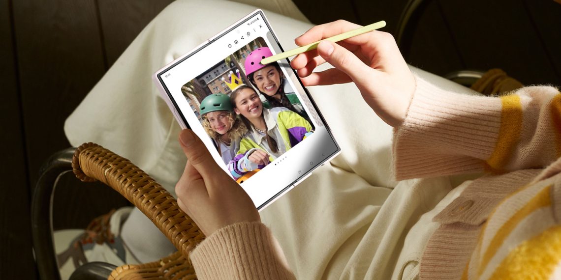 الذكاء الاصطناعي في -‘Galaxy’ كيف يطلق ‘Galaxy Z Fold6’ و ‘Galaxy Z Flip6’  العنان لإبداعك الداخلي؟