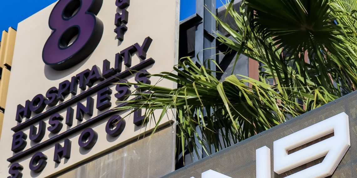 المدرسة العليا للتكوين السياحي “EIGHT Hospitality Business School” تصبح عضواً معتمداً (“Certified Member”) ضمن شبكة المدارس المعتمدة لـ EHL اعتراف دولي يكرس التميز الأكاديمي لأول وأولى كليات إدارة الأعمال المتخصصة في الفندقة والضيافة في تونس.